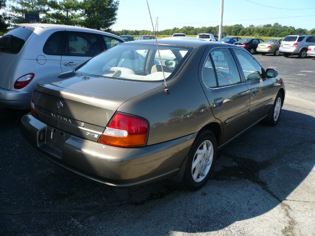 Nissan Altima 1999 photo 4