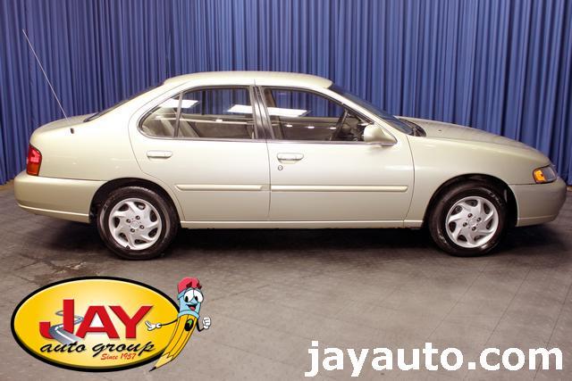 Nissan Altima 1999 photo 1