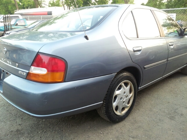 Nissan Altima 1999 photo 0