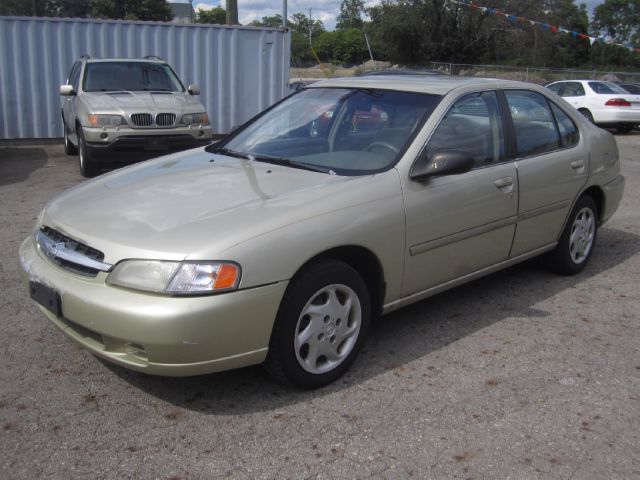 Nissan Altima 1999 photo 2