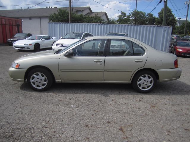 Nissan Altima 1999 photo 4