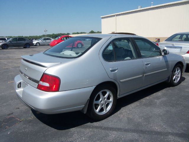 Nissan Altima 2000 photo 4