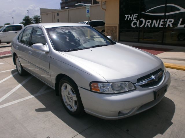 Nissan Altima 2000 photo 2