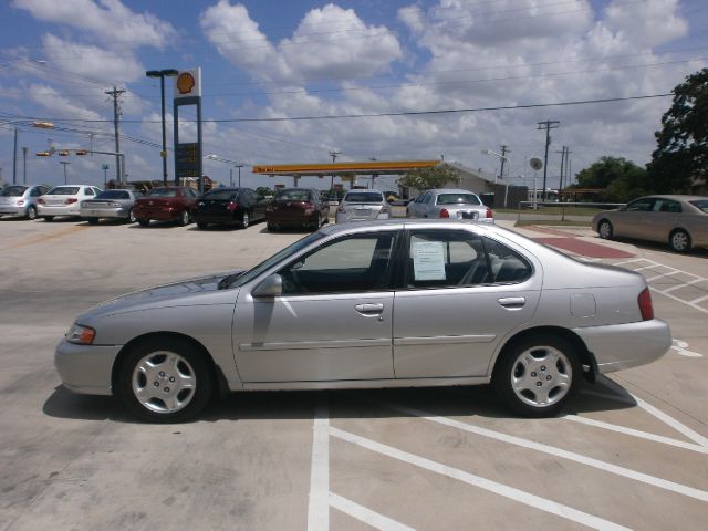 Nissan Altima 2000 photo 3