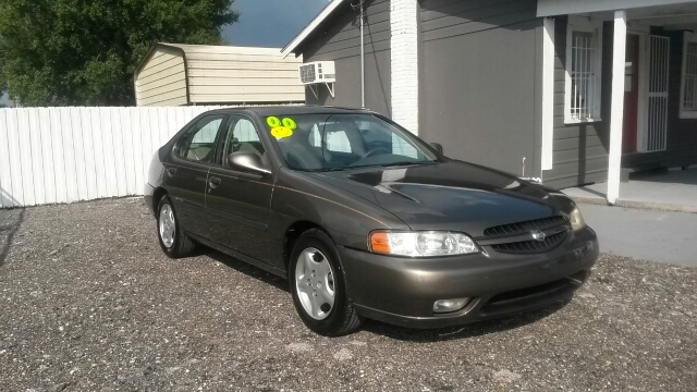 Nissan Altima 2000 photo 4