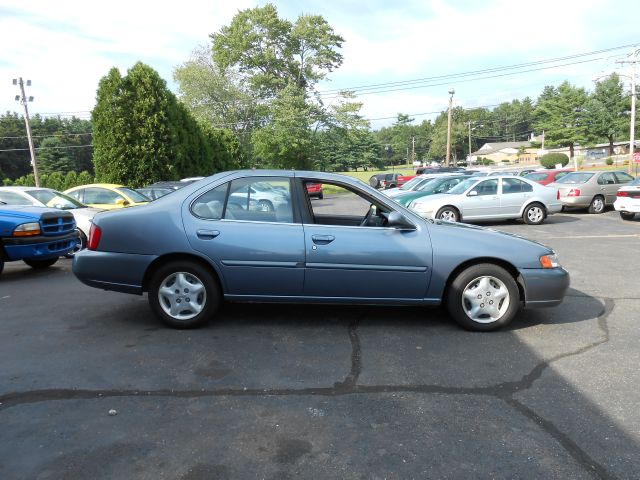 Nissan Altima 2000 photo 4