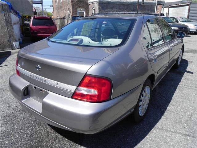 Nissan Altima 2000 photo 3