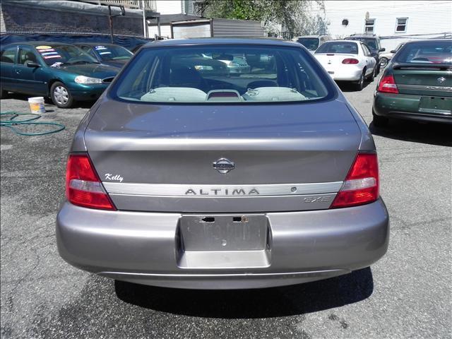 Nissan Altima 2000 photo 4