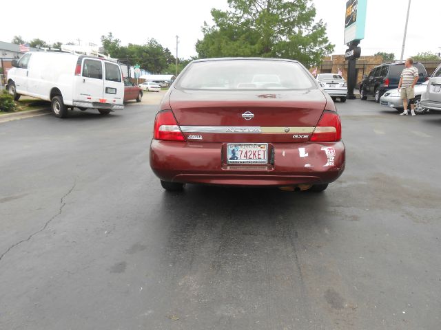 Nissan Altima 2000 photo 5