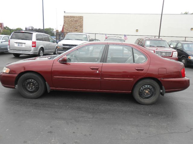 Nissan Altima 2000 photo 8