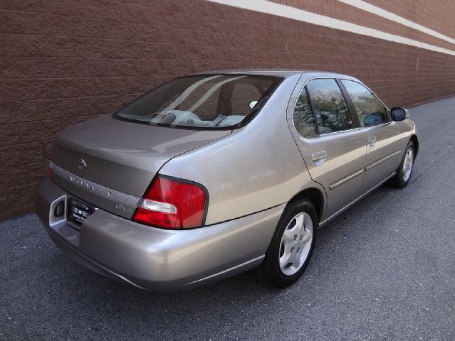 Nissan Altima 2000 photo 3