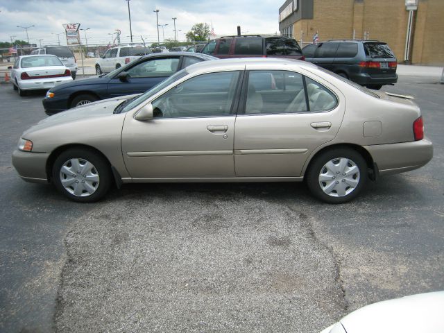 Nissan Altima 2000 photo 3