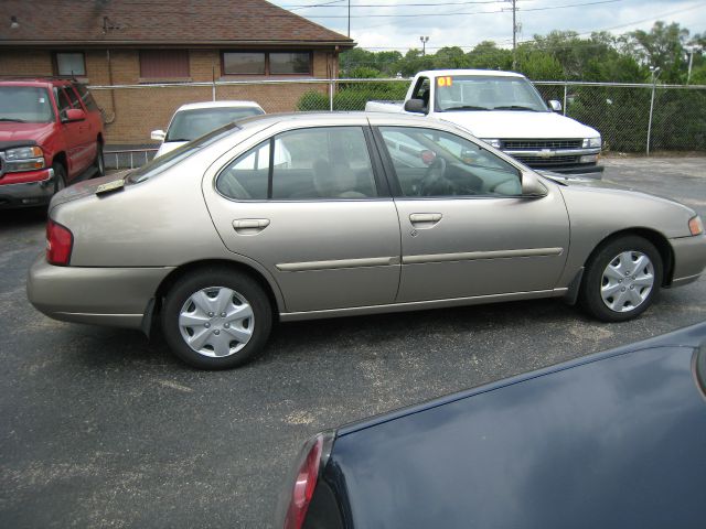 Nissan Altima 2000 photo 5