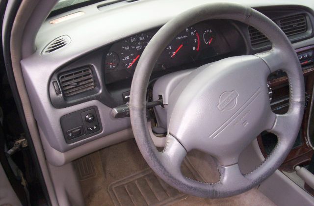 Nissan Altima 2000 photo 2