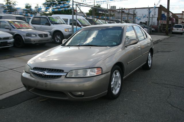 Nissan Altima 2000 photo 1