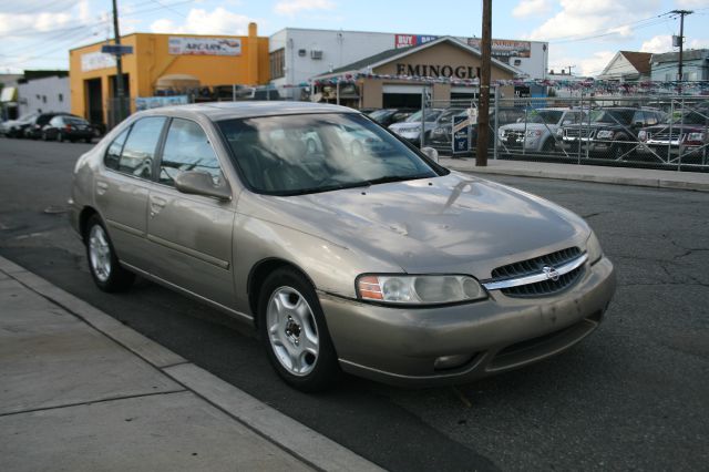 Nissan Altima 2000 photo 4