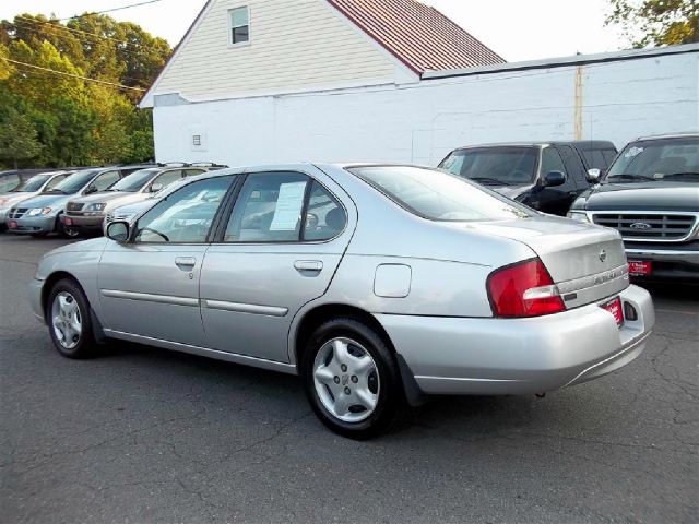 Nissan Altima 2000 photo 3