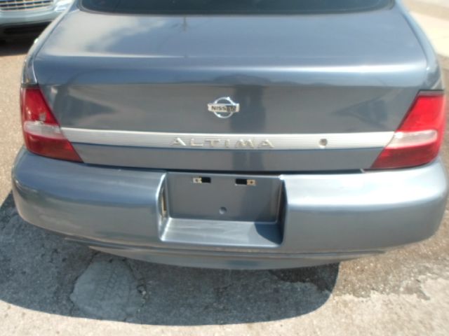 Nissan Altima 2000 photo 2