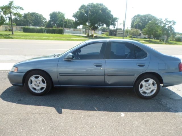 Nissan Altima 2000 photo 4