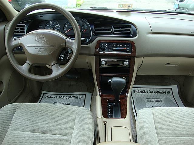 Nissan Altima 2000 photo 1