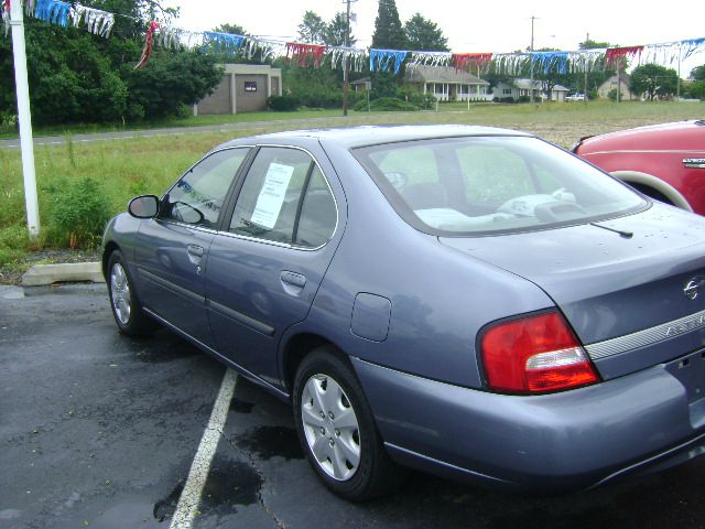 Nissan Altima 2000 photo 5