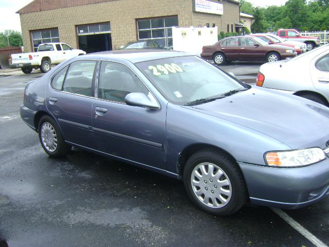 Nissan Altima 2000 photo 6