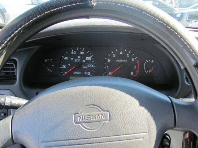 Nissan Altima 2000 photo 1