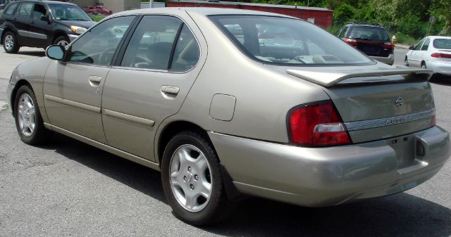 Nissan Altima 2000 photo 11