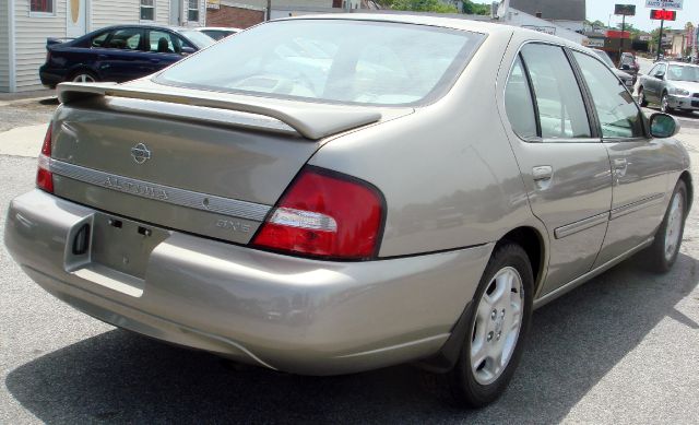 Nissan Altima 2000 photo 3