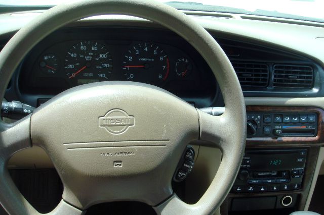 Nissan Altima 2000 photo 4