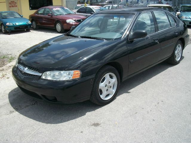 Nissan Altima 2000 photo 4