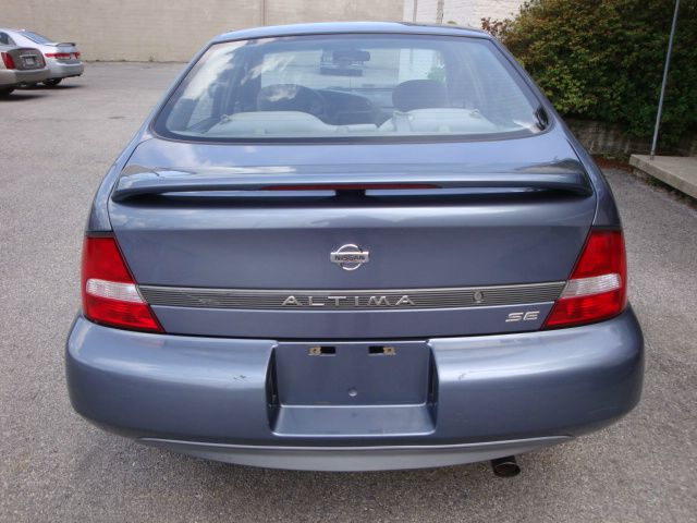 Nissan Altima 2000 photo 14