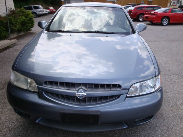 Nissan Altima 2000 photo 15