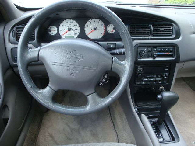 Nissan Altima 2000 photo 17