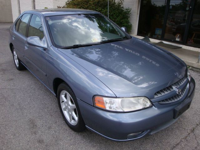 Nissan Altima 2000 photo 2