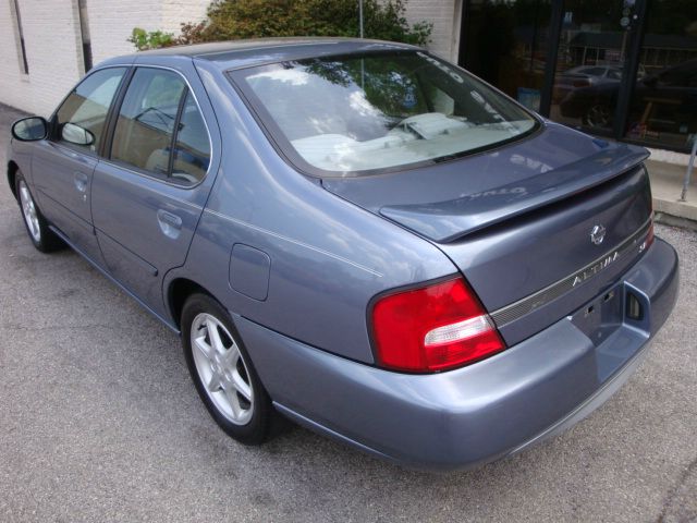 Nissan Altima 2000 photo 6