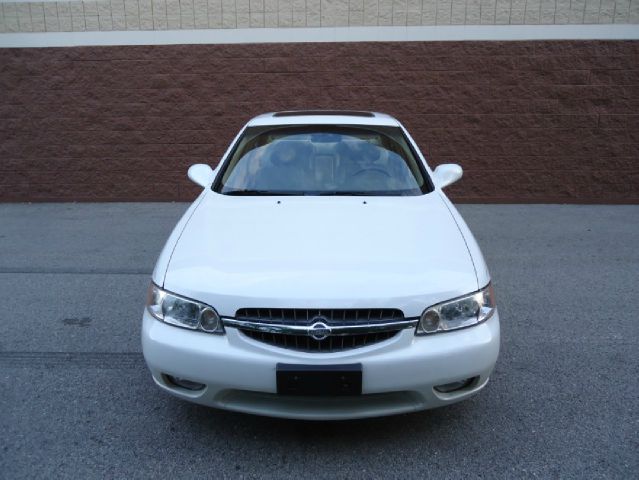 Nissan Altima 2000 photo 2