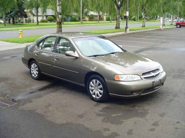 Nissan Altima 2000 photo 1