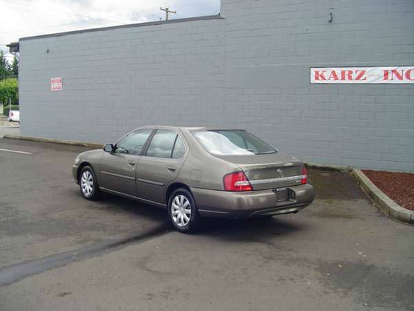 Nissan Altima 2000 photo 2