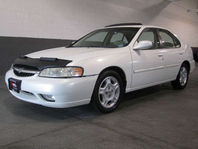 Nissan Altima 2000 photo 15