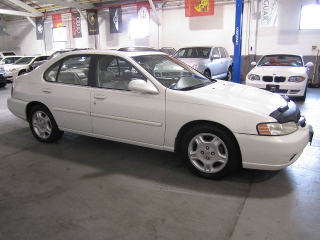 Nissan Altima 2000 photo 16