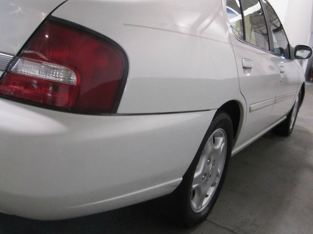 Nissan Altima 2000 photo 19