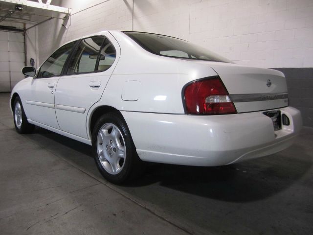 Nissan Altima 2000 photo 22