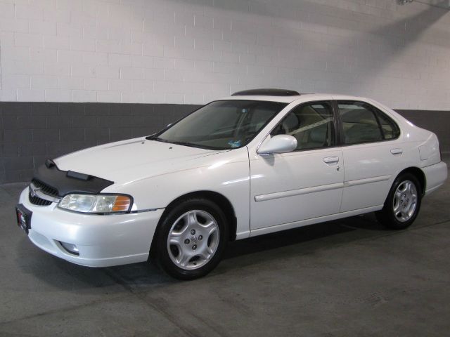 Nissan Altima 2000 photo 3