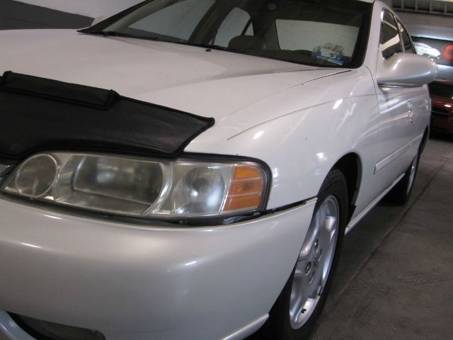 Nissan Altima 2000 photo 4