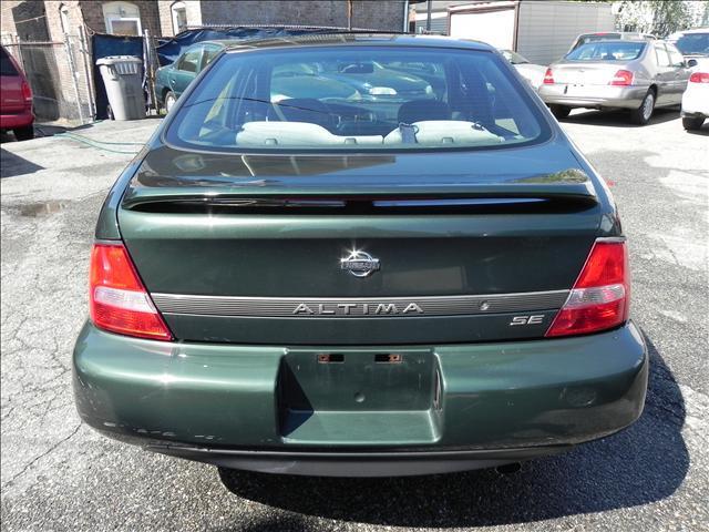 Nissan Altima 2000 photo 5