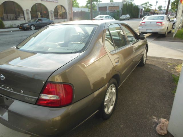 Nissan Altima 2000 photo 11