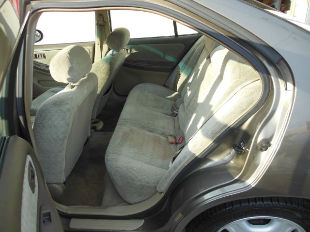 Nissan Altima 2000 photo 3