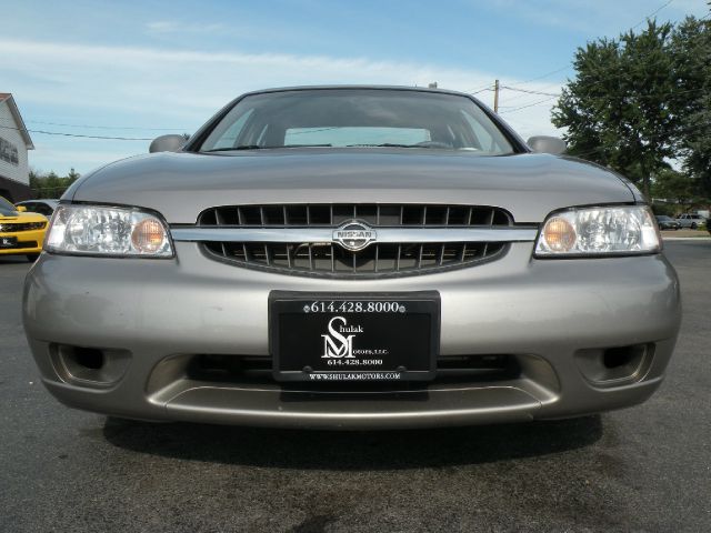 Nissan Altima 2000 photo 1