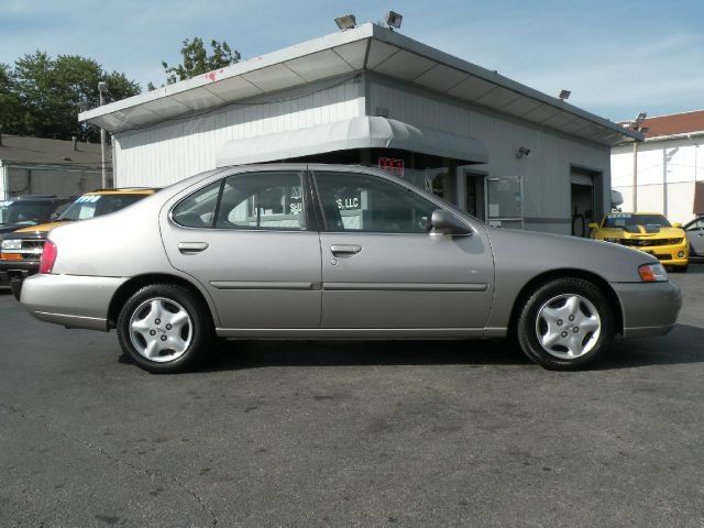 Nissan Altima 2000 photo 2